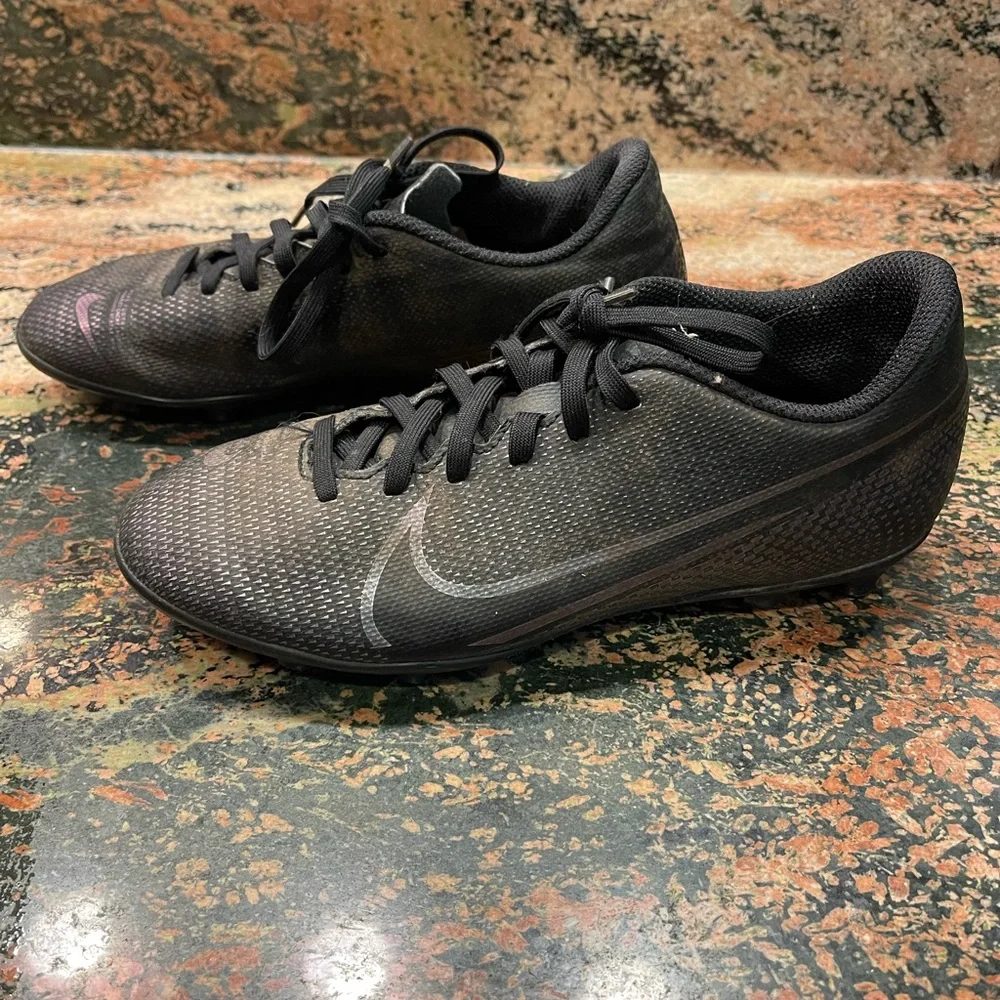 Nike Black Girls Soccer Cleats Woman’s Size 5